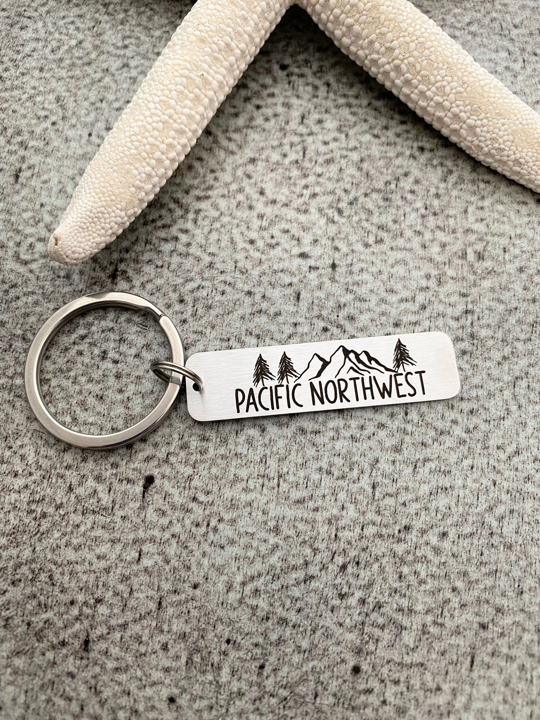 Pacific Northwest Keychain - Stainless steel engraved Bar Key Chain - PNW Trees and Mountains