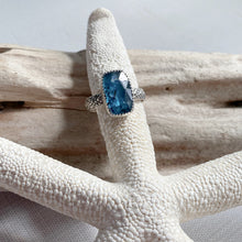 Load image into Gallery viewer, Kyanite gemstone ring with mermaid scale band - sterling silver - size 8
