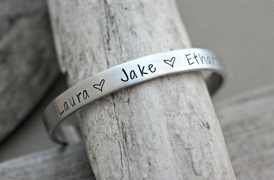 Name Cuff Bracelet - Silver Aluminum - Personalized Custom Names - Mothers Bracelet -Hearts - Hand stamped - Gift for her - skinny cuff