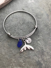 Load image into Gallery viewer, Whale tail bracelet, stainless steel adjustable bangle with genuine sea glass, hand stamped initial disc Beach glass jewelry whale tail
