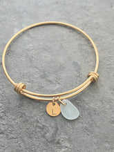 Load image into Gallery viewer, stainless steel initial sea glass bracelet - adjustable beach bangle - genuine sea glass  expandable wire bangle - Gold, silver or rose gold
