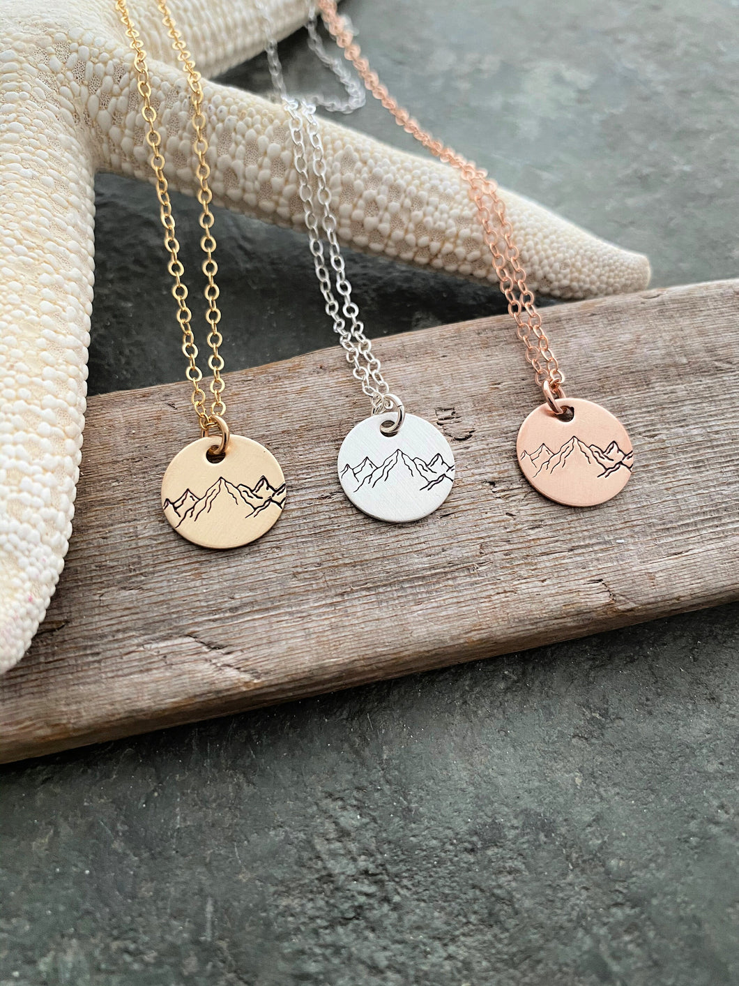 Uloveido Geometric Mountain Necklace for Women, Mountains and Outdoor  Lovers Gifts, Mountain Range Necklace Mountain Jewelry, Nature Necklace  Y634 (White) - Walmart.com