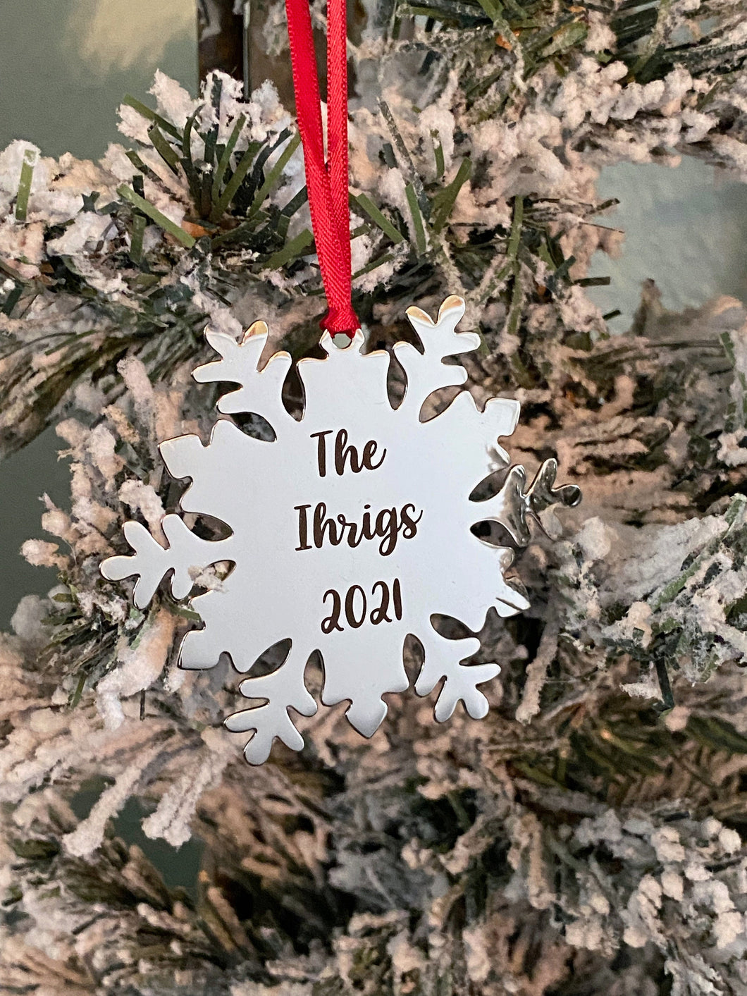 Personalized Snowflake Ornament - Christmas Tree Ornament - Silver Stainless steel - Personalized Year Date and Family Last Name engraved